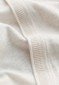 Thumbnail Image 5