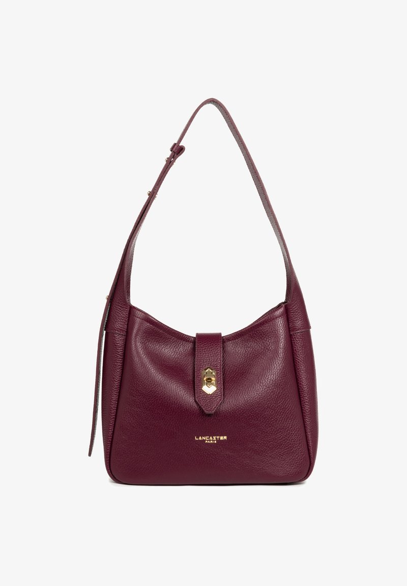 Borsa a spalla in pelle bordeaux con finitura testurizzata, chiusura magnetica e una sola tracolla. Presenta hardware dorato e logo impresso.