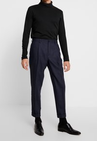 Calvin Klein Tailored Spodnie materiałowe