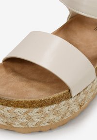 Bosanova Keilsandalette - blanco