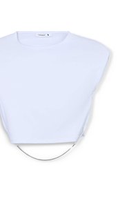Cropped t-shirt bianco con maniche corte, scollatura rotonda e dettaglio in catena argentata all'orlo inferiore. Realizzato in tessuto liscio.