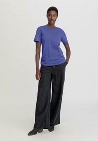 hessnatur T-shirt basic - irisblau