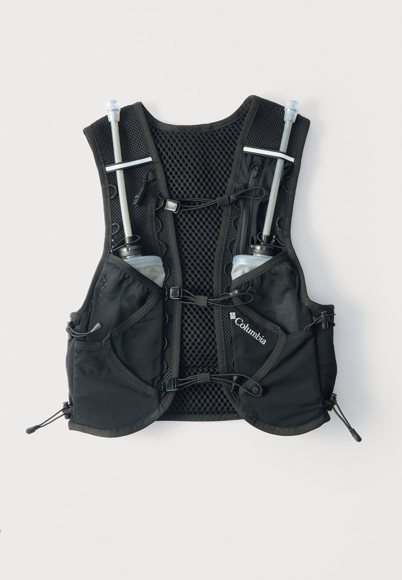 Μαύρο γιλέκο ενυδάτωσης Columbia με πλάτη από δίχτυ, δύο μπροστινές τσέπες για μπουκάλια νερού και ρυθμιζόμενους ιμάντες στο στήθος.