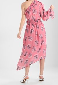 Topshop Maxiklänning - pink