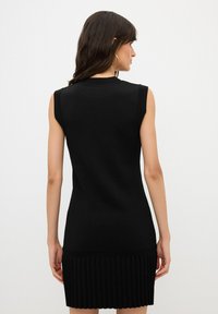 adL PLEATED HEM - Freizeitkleid - black