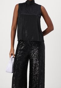 KARL LAGERFELD Kalhoty - black