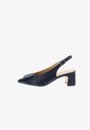 Scarpa slingback in pelle blu navy con punta appuntita, tacco basso a blocco, cinturino regolabile con fibbia e fibbia quadrata decorativa davanti.