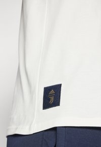adidas Performance JUVENTUS TURIN SZN GR TEE - Klupska odjeća - off-white