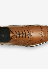 Next OXFORD BROGUE WIDE FIT - Stringate eleganti - tan brown