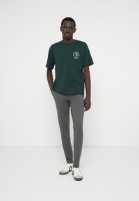 Only & Sons ONSCIFF TEE - T-shirt con stampa - pine grove