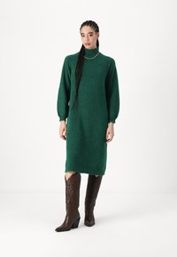 YAS YASBALIS FUNNEL DRESS - Robe pull - fir