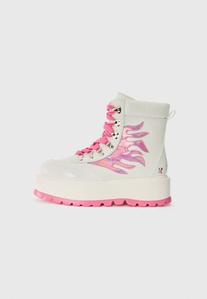 KAWAII HELIOS  - Platform boots - white/pink