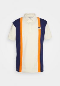 Polo en beige avec des manches navy et des rayures verticales orange, doté d'un col et d'un petit logo sur la poitrine.