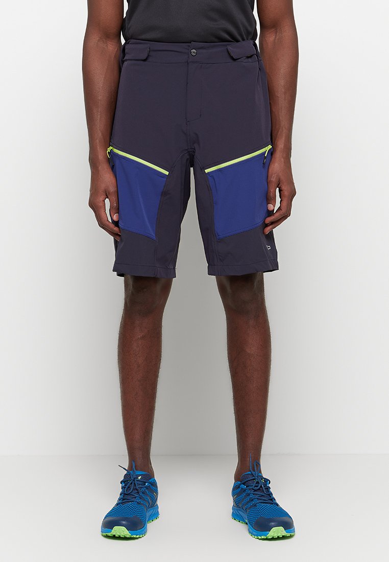 Pantalones montañeros cortos