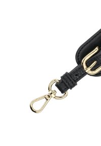 Sangle en cuir noir avec un clip en métal doré, présentant une surface texturée et un détail en boucle pour un attachement sécurisé.