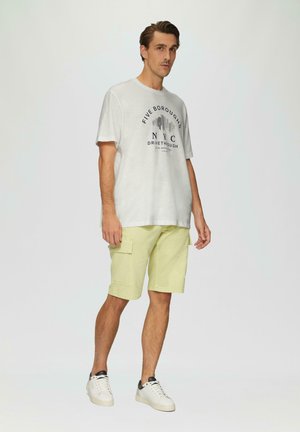 MIT FLAMMGARNSTRUKTUR - T-Shirt print - weiß