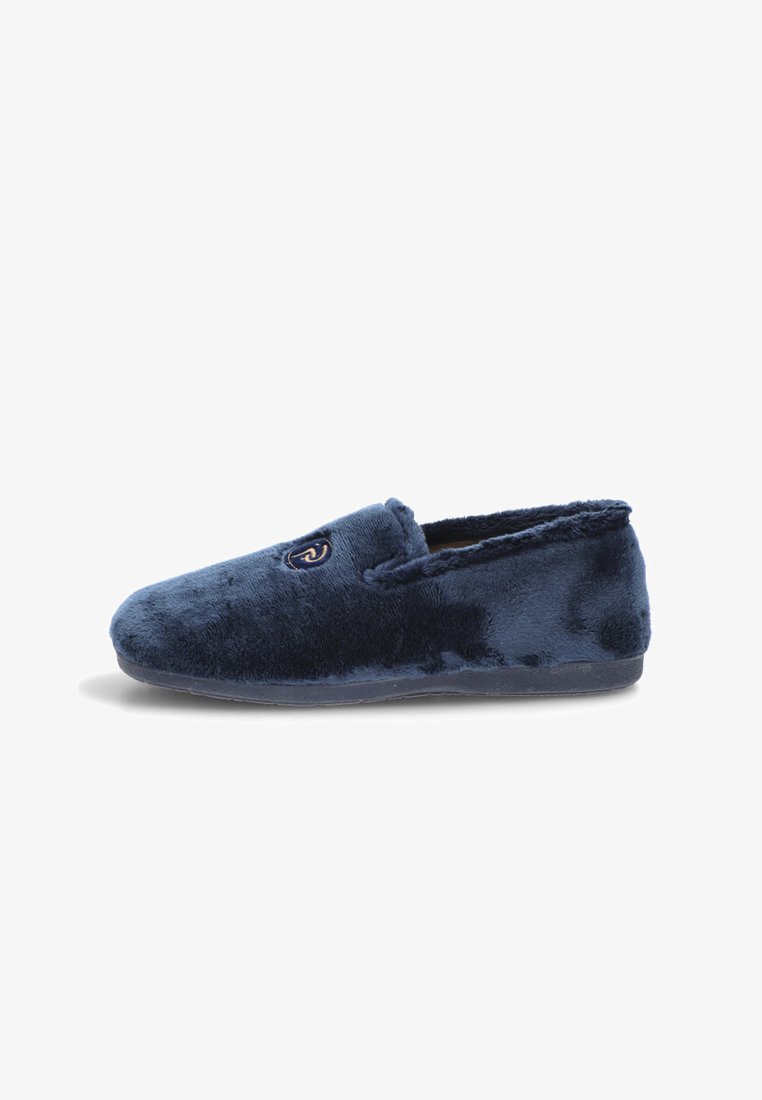 Zapatilla de casa de hombre en color azul marino de felpa, con suela de goma y sutil detalle de logotipo bordado en la parte superior.