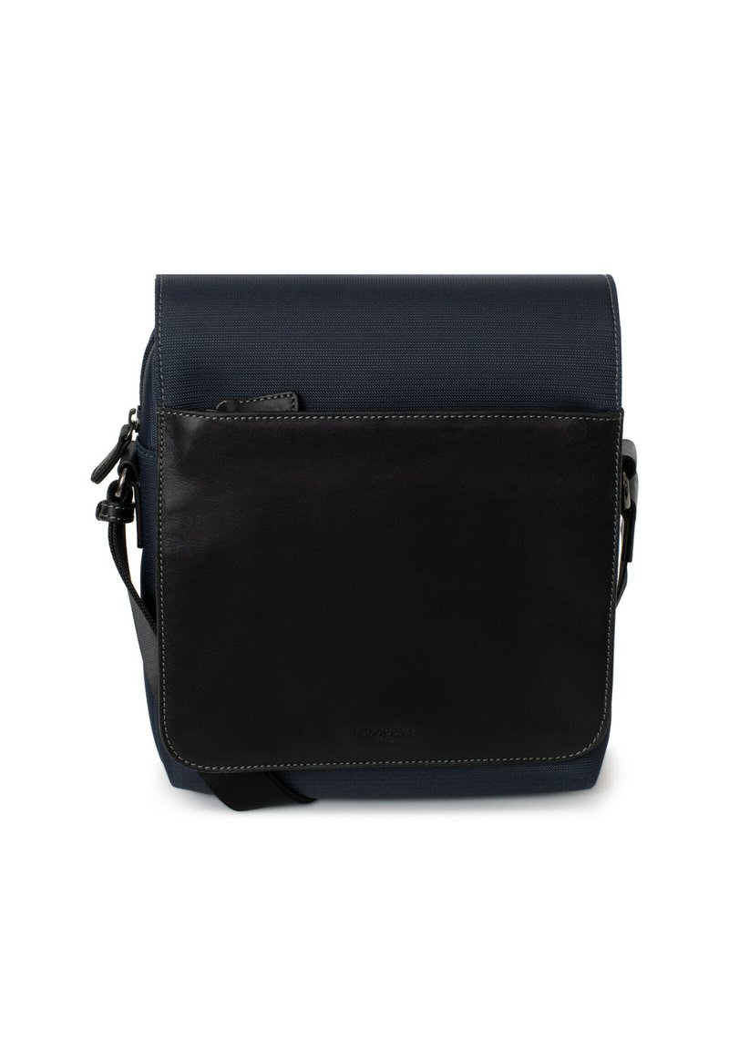 Borsa a tracolla blu navy con un corpo in tessuto testurizzato e una tasca frontale in pelle nera liscia a contrasto. Inclusa tracolla regolabile.