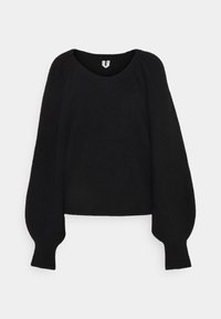 Maglione nero a maglia con maniche a palloncino e polsini a costine, caratterizzato da un collo rotondo e una vestibilità leggermente accorciata.