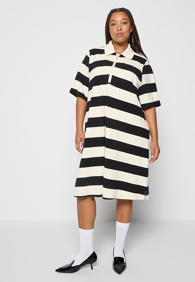 Kaffe Curve Blousejurk zwart Kaffe Curve Blousejurk zwart