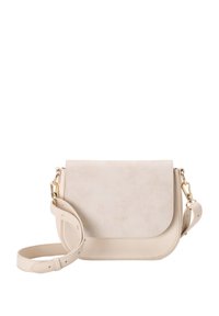 Borsa a tracolla in pelle beige con chiusura a patta, tracolla regolabile, hardware dorato e una sottile texture che presenta un logo sul fronte.