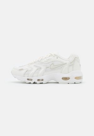 Nike Sportswear, Baskets basses - off-white