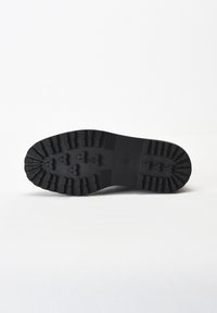 Inuovo Botas con plataforma - black