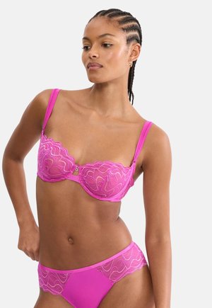 Triumph PALINA WAVES OF GLOW  różowy