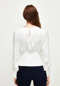 adL SHIRRED - Bluse - light beige