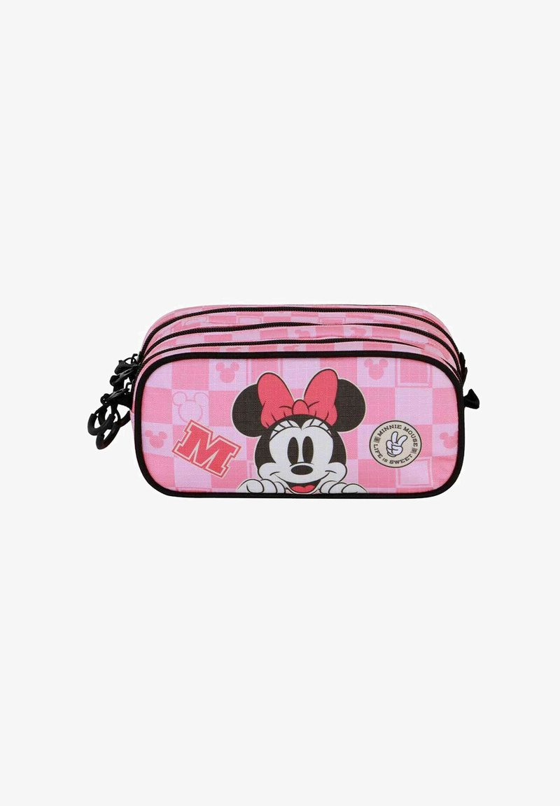 Estuche rectangular rosa para lápices con la cara de Minnie Mouse, un lazo rojo, una "M" roja y un parche circular que dice "Minnie Mouse Life is Sweet".