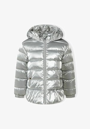 Ezüst puffermellény fényes, steppelt külsővel, kapucnival, elülső cipzárral, valamint elasztikus alsó résszel és mandzsettákkal a kényelmes illeszkedés érdekében.