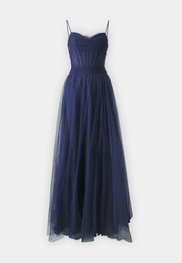 Rochie de seară bleu marin cu un corset ajustat, plisat, bretele subțiri și o fustă din tull fluidă. Textură netedă cu overlay transparent.