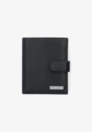 Czarny skórzany portfel o gładkiej fakturze, prostokątnym kształcie i zapięciem na zatrzask. Na przedniej stronie znajduje się srebrna plakietka z logo.