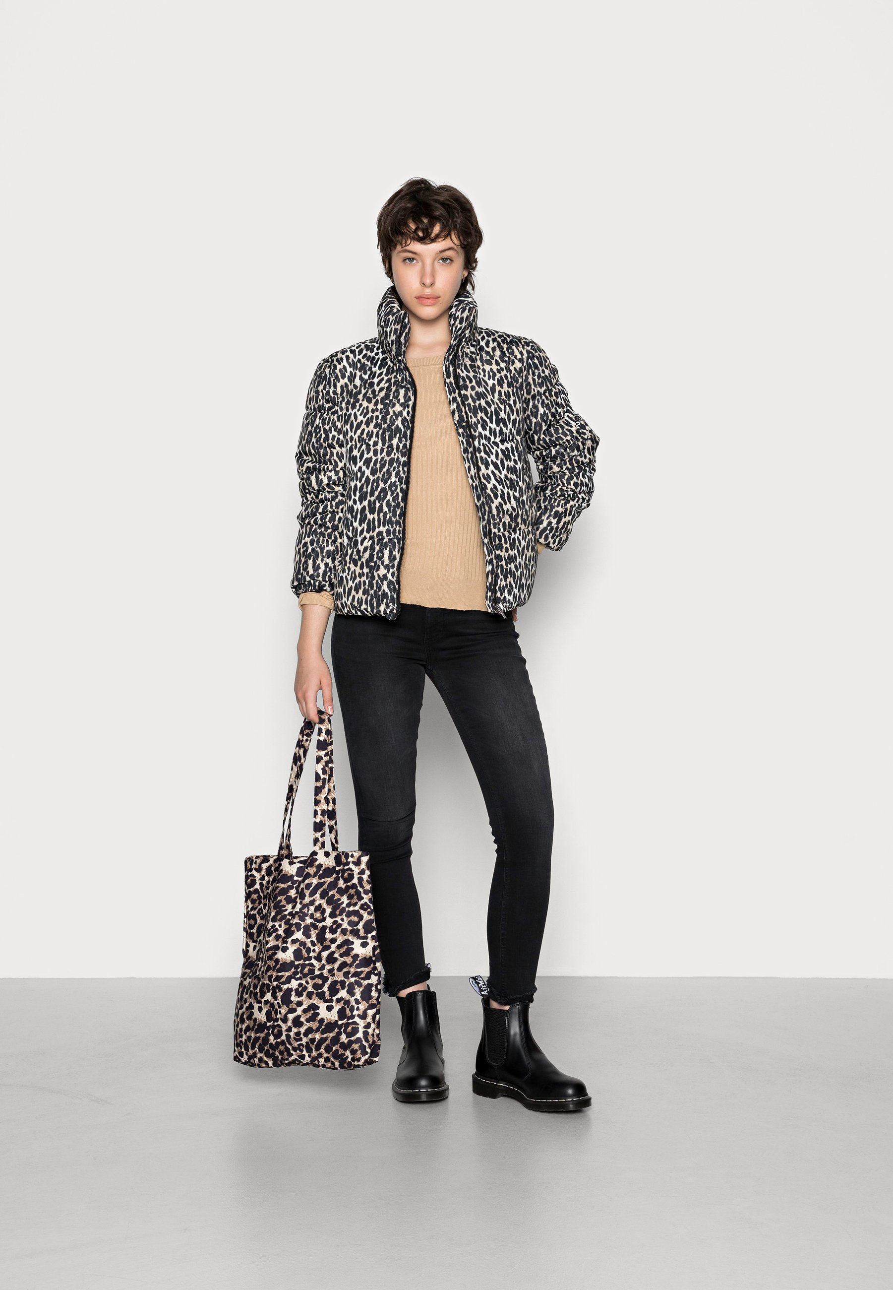 Women VIKARLA SHORT PUFFER JACKET - Winter jacket Women VIKARLA SHORT PUFFER JACKET - Winter jacket