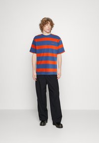 Levi's® VINTAGE - Basic póló - throwback true navy