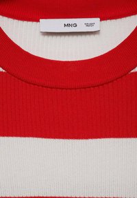 Mango Navadna majica - red