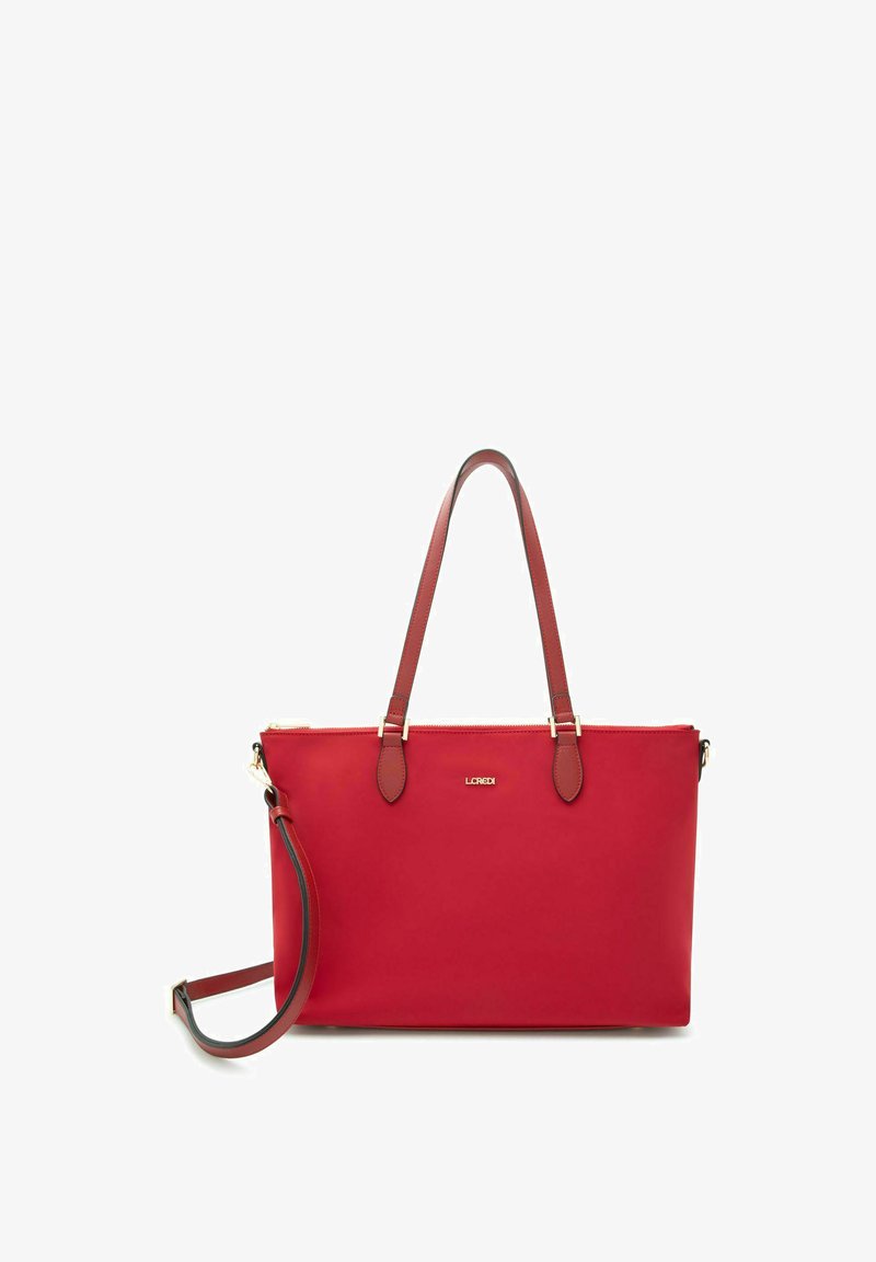 Borsa tote in pelle rossa con doppio manico superiore e tracolla removibile. Ferramenta in tono oro e chiusura con zip. Texture liscia.