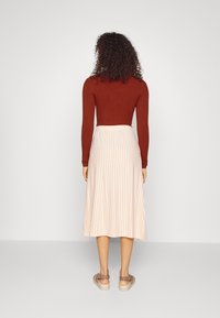 ONLY Tall ONLJOLLA SKIRT - Saia evasé - cloud dancer