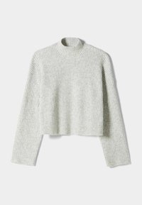 Ljusgrå ribbade kortärmade tröja med hög hals och långa ärmar, tillverkad av mjukt tyg med en texturerad yta.