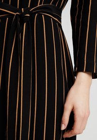 Selected Femme Tall Maxikleid - black