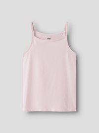 Camisola rosa claro con tirantes finos, hecha de tela suave. Presenta un diseño sencillo de corte recto sin estampados ni elementos visibles.