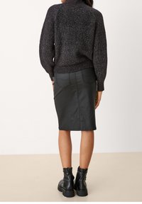 QS Strickpullover - mottled black