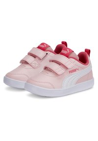Puma COURTFLEX V2 - Zapatillas de entrenamiento - almond blossom/white