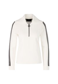 Weißer Pullover mit hohem Kragen, Reißverschluss, strukturiertem Rippmaterial und schwarzen Streifenakzenten an den Ärmeln. Verfügt über ein Logo-Hardware-Detail.