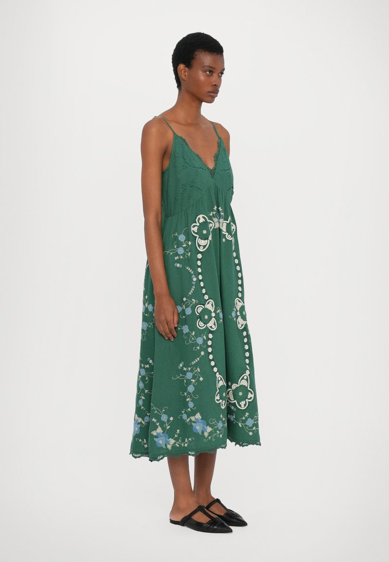 sea vesna embroidered midi dress Sea VESNA EMBROIDERY SLIP DRESS - Day dress - green