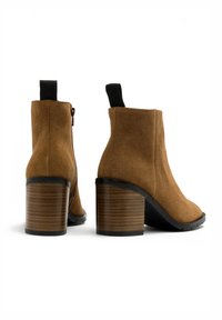 RYŁKO Ankle boot