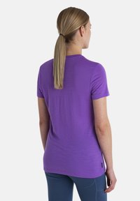 icebreaker MER 150  LITE III - Sports T-shirts - MEDIUM PURPLE