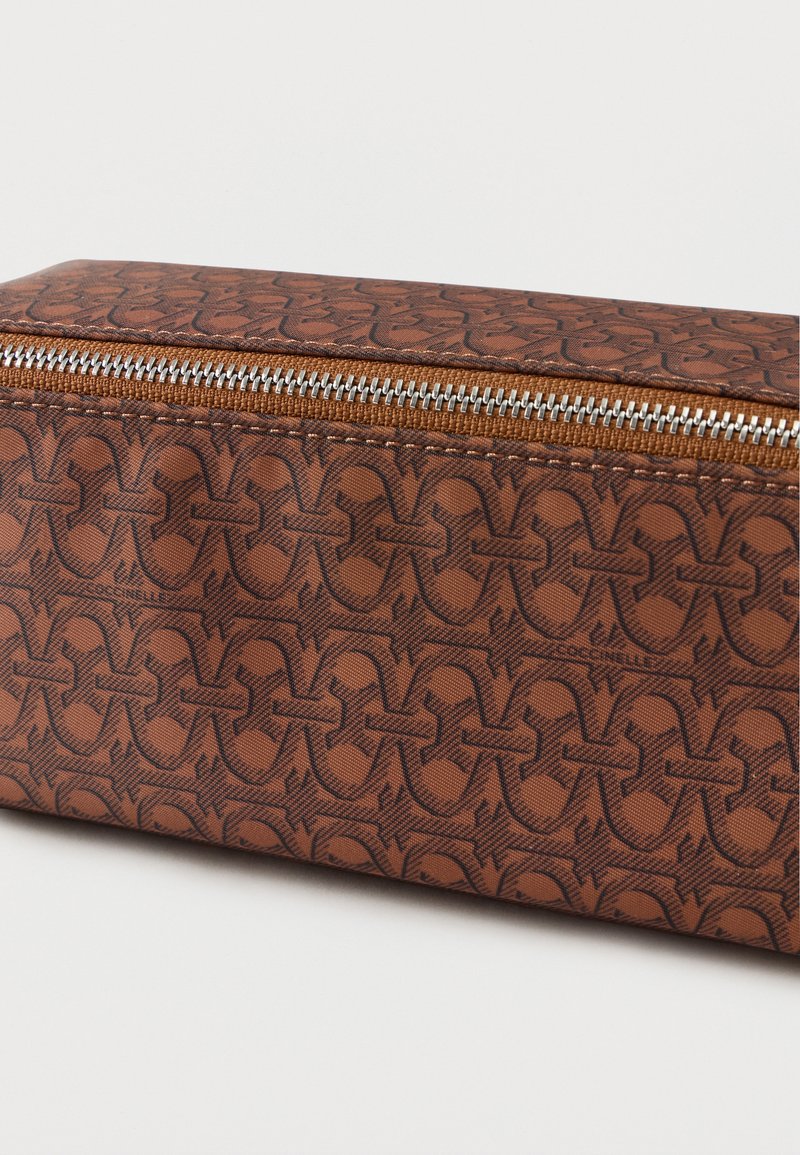Coccinelle C-me Wallet RFID Cognac | Duty Free
