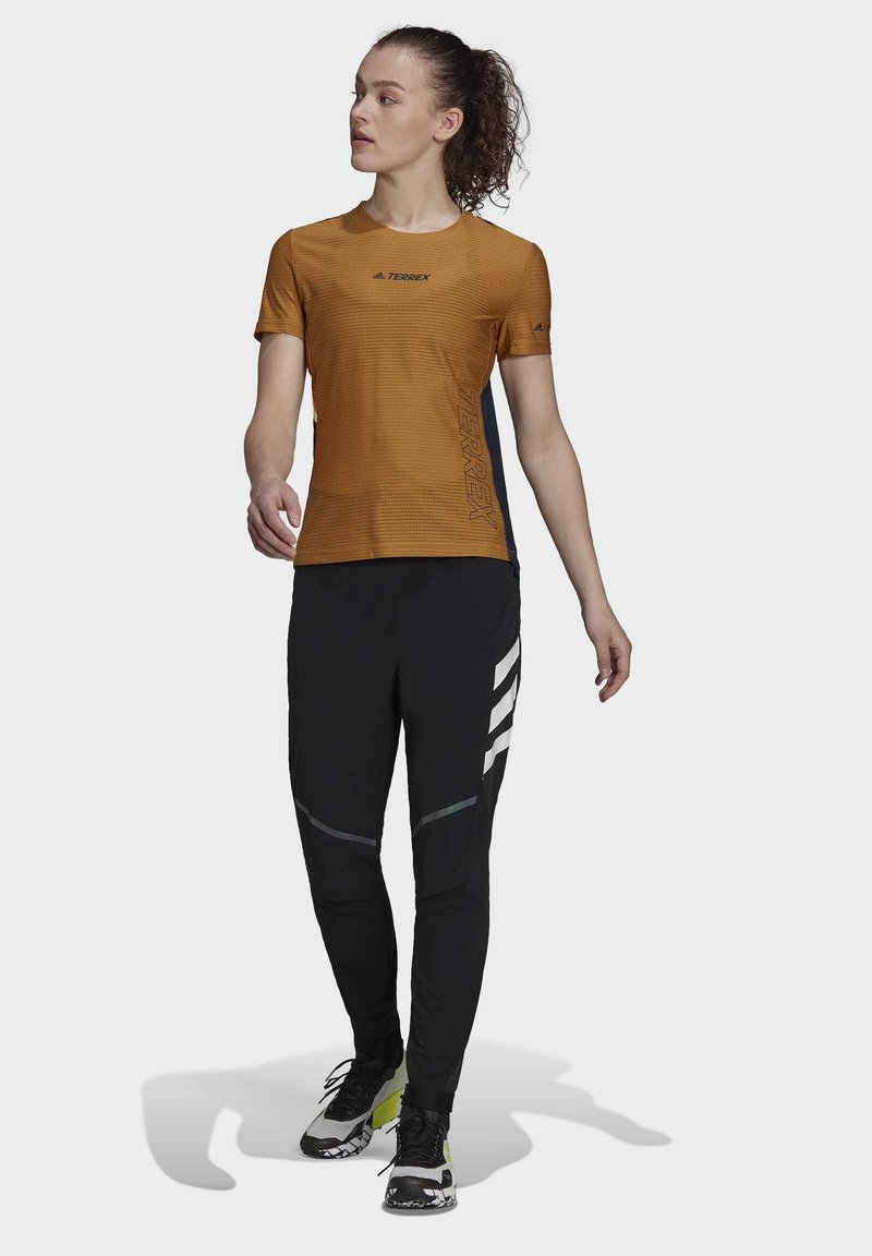 adidas performance Sport T-shirt okergeel adidas performance Sport T-shirt okergeel