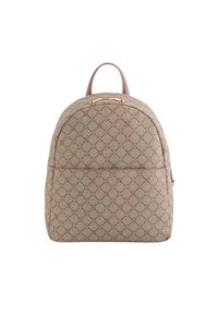 Mochila de lona beige con detalles en cuero rosa, cierre de cremallera y herrajes dorados. Presenta un patrón circular y un asa en la parte superior para llevar.